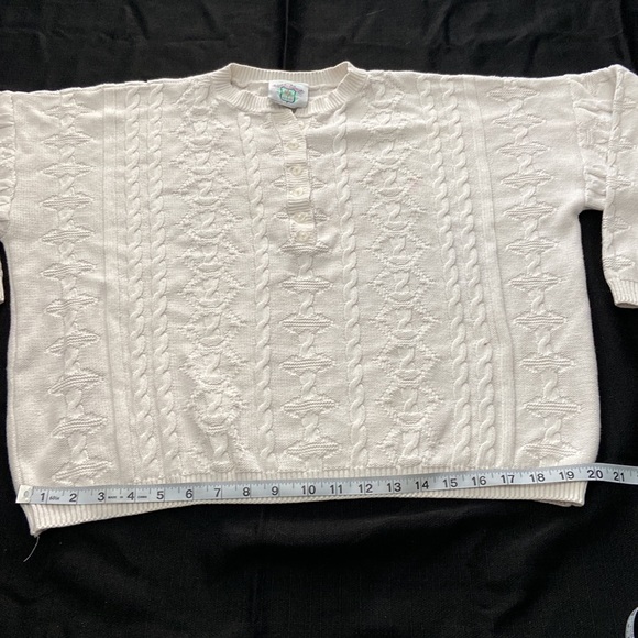 Vintage White Cable Knit Cropped Button-Down Sweater - Picture 12 of 15